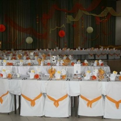 salle  polyvalente de Saint Martin dressée pour un mariage